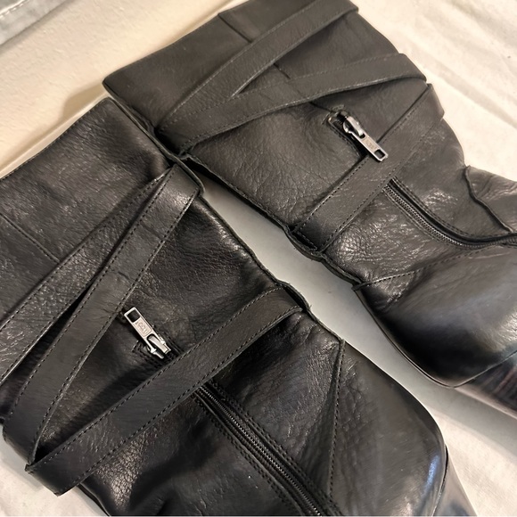 UGG Leather Black Boots - Picture 11 of 11